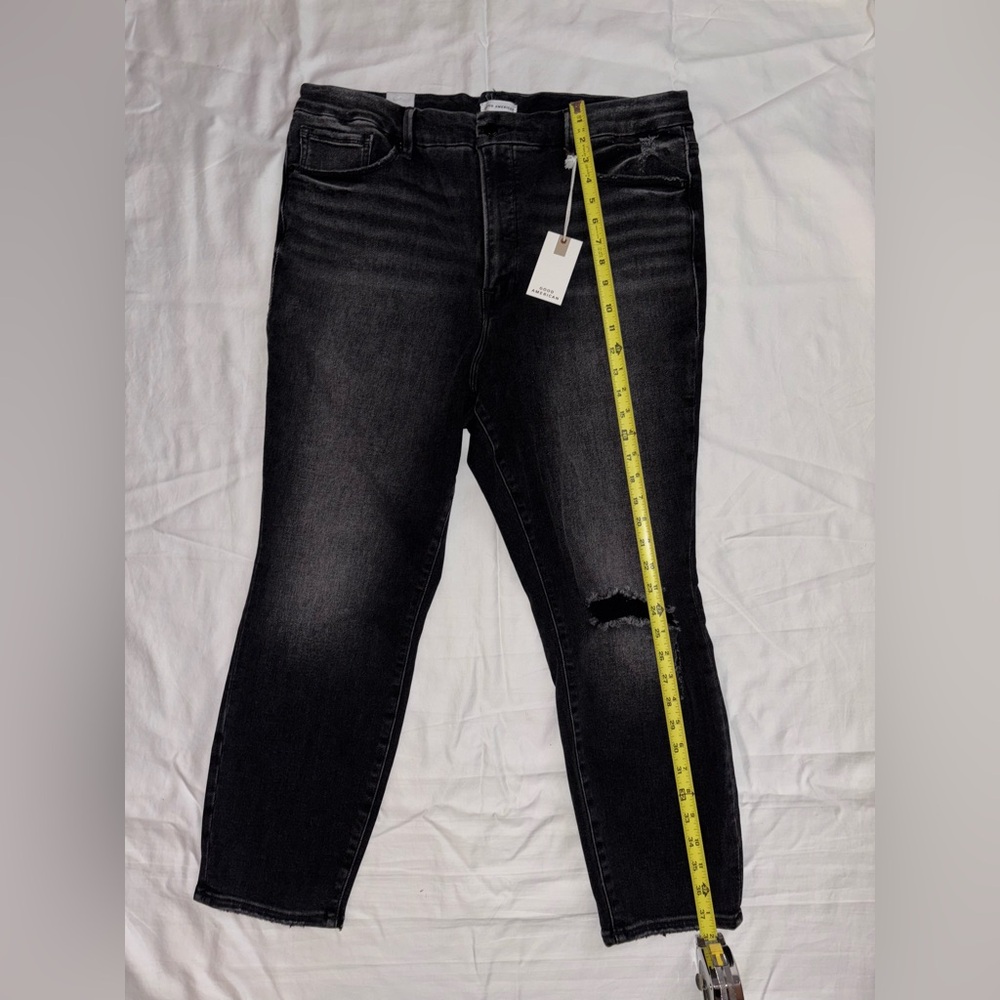 ✨NWT Good American Good Waist Crop Distress Knee - Picture 9 of 11